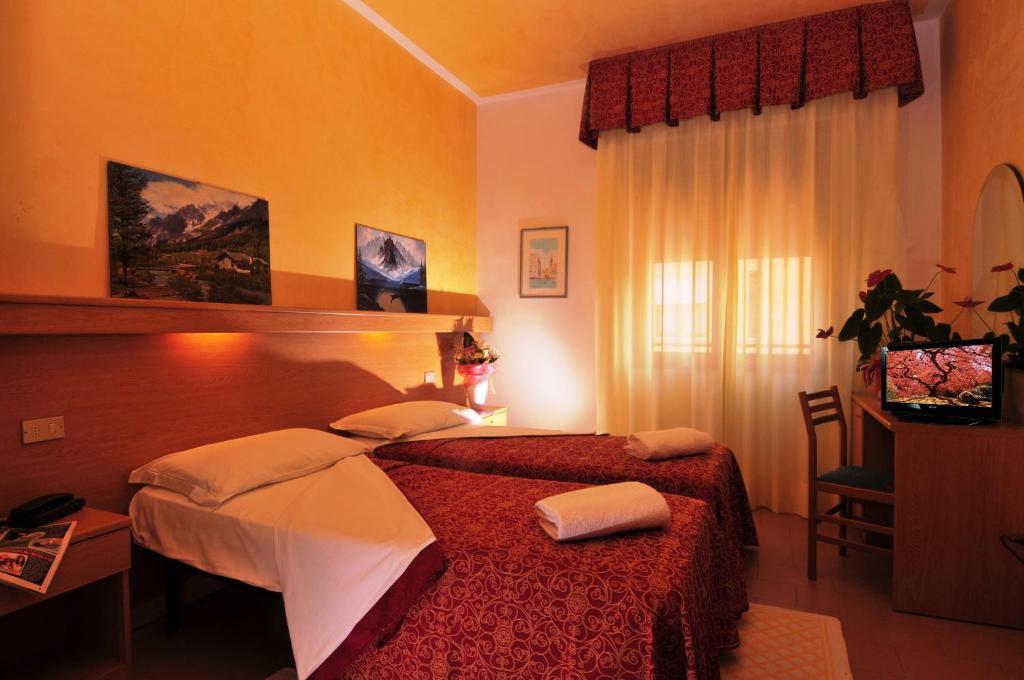 Hotel Al Mare Lido di Jesolo Esterno foto