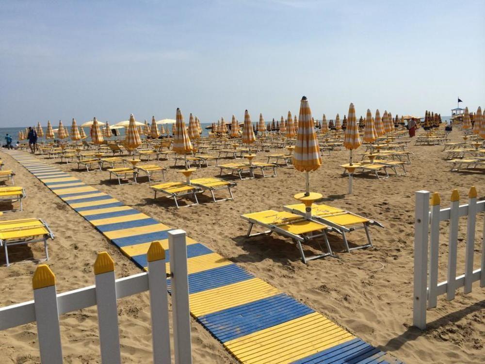 Hotel Al Mare Lido di Jesolo Esterno foto
