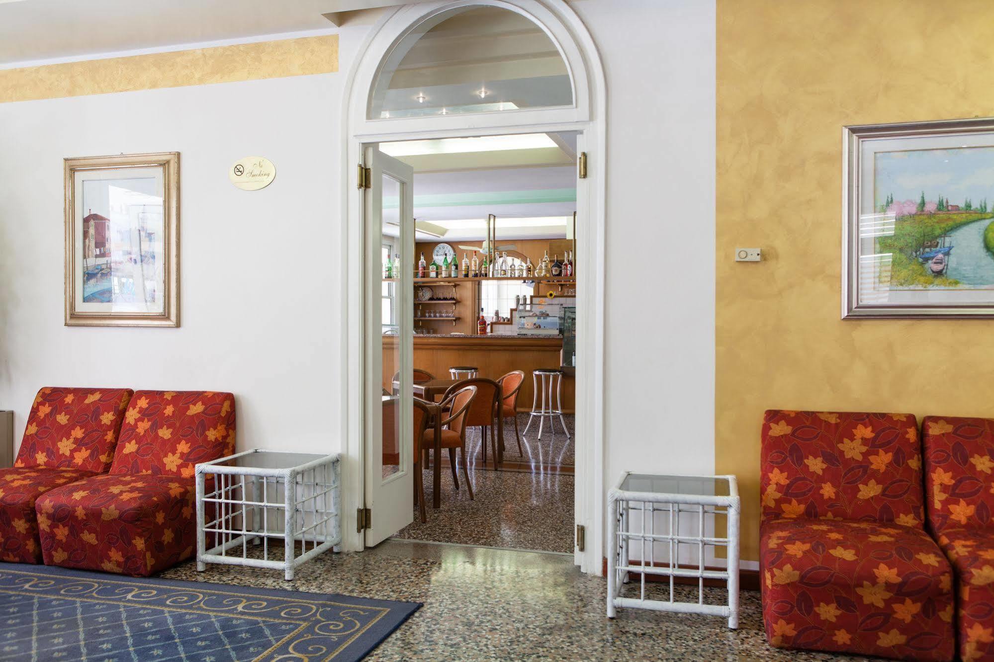 Hotel Al Mare Lido di Jesolo Esterno foto