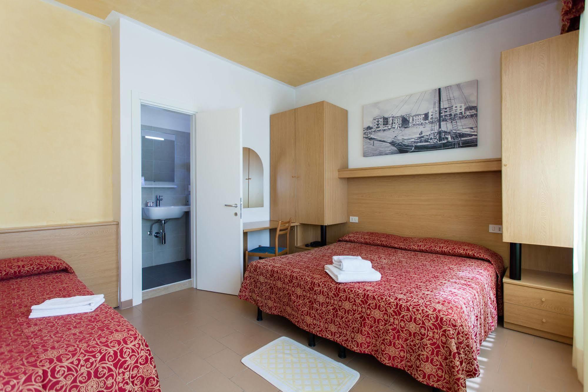 Hotel Al Mare Lido di Jesolo Esterno foto