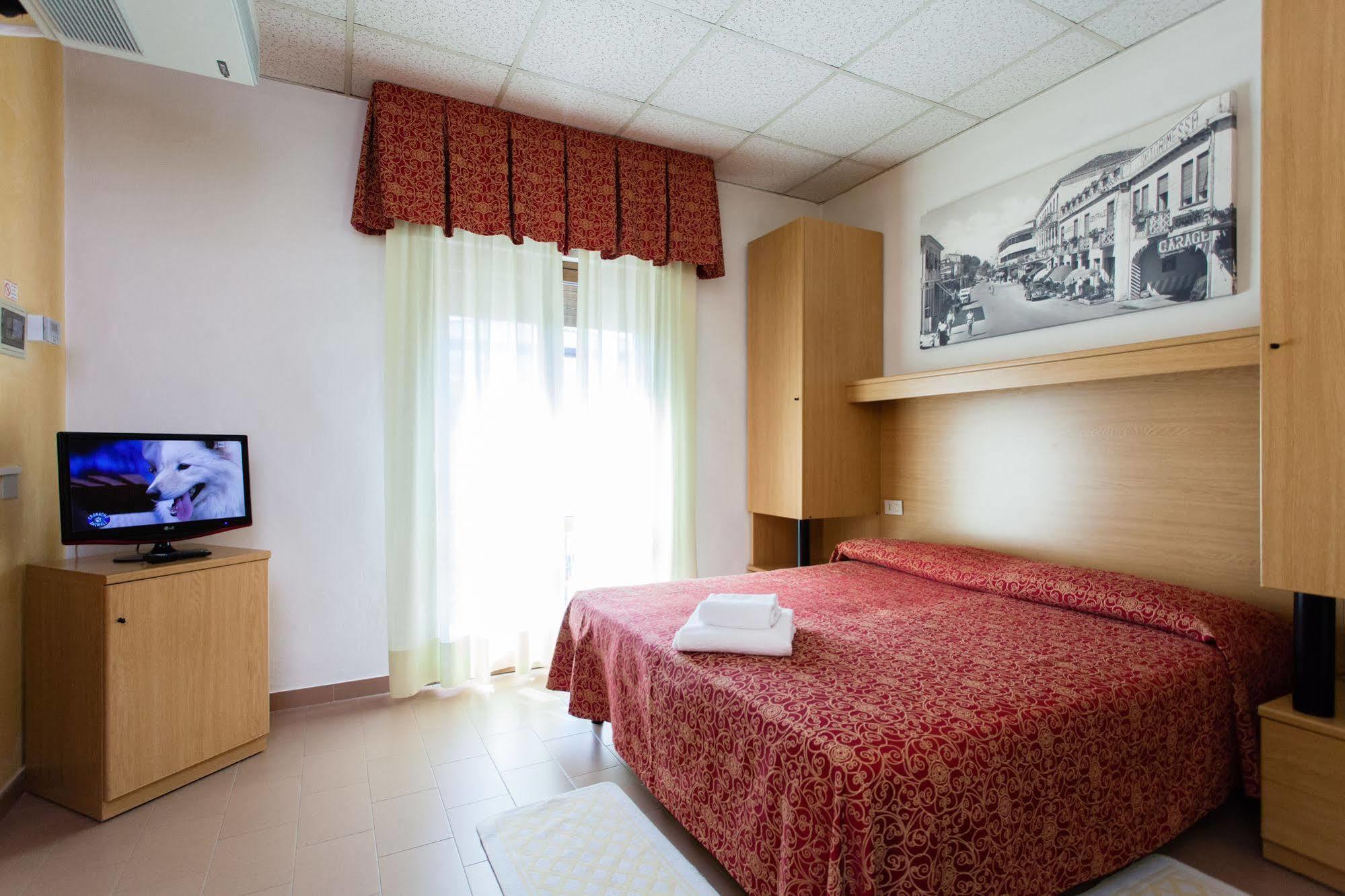 Hotel Al Mare Lido di Jesolo Esterno foto
